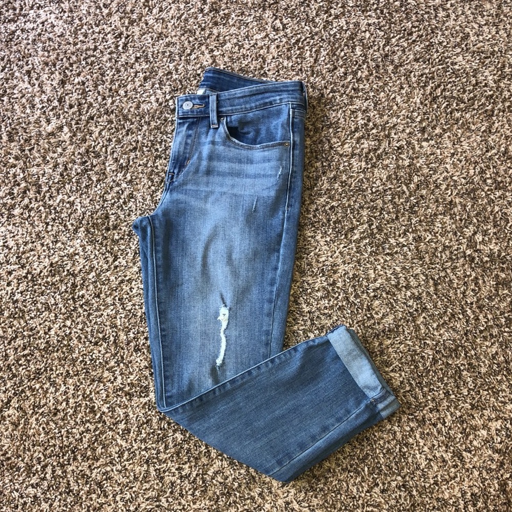 Levi’s ankle crop jeans!
